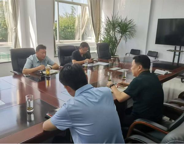 肥城市科技局黨組書記、局長(zhǎng)劉傳忠一行蒞臨公司指導(dǎo)工作